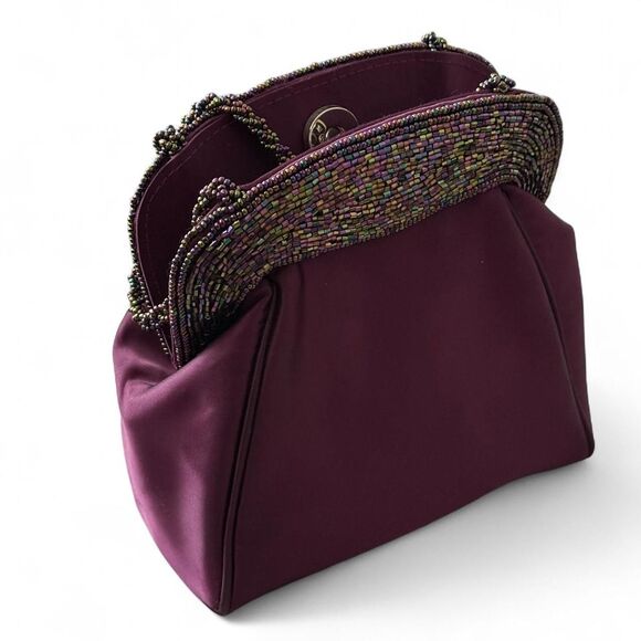 Vintage Deep Purple beaded evening bag with beaded handle and button closure. - Picture 6 of 8